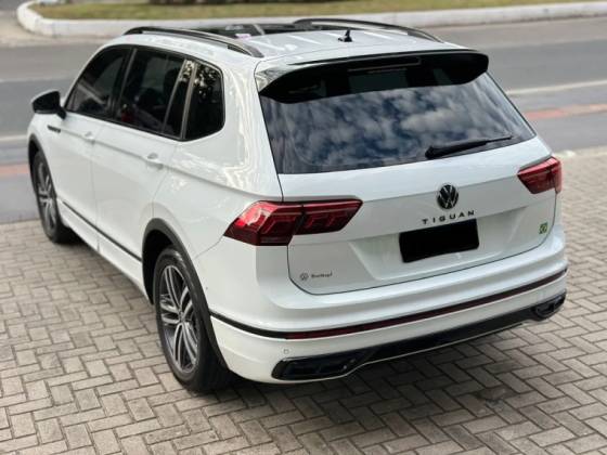 VOLKSWAGEN TIGUAN 2.0 300 TSI GASOLINA ALLSPACE R-LINE AUTOMÁTICO VOLKSWAGEN TIGUAN 2.0 300 TSI GASOLINA ALLSPACE R-LINE AUTOMÁTICO